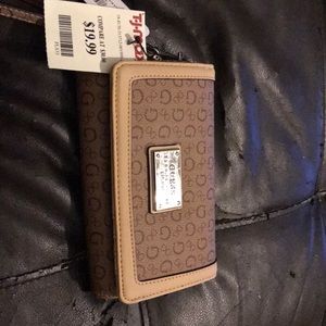 Guess wallet / wristlet
